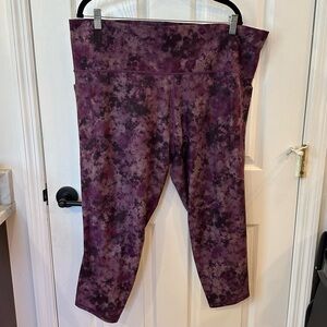 EUC Salutation Stash Pocket II 7/8 Printed Leggings from Athleta